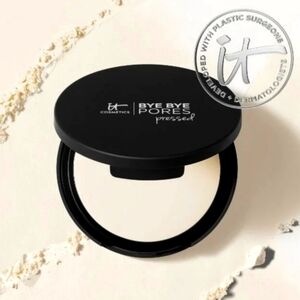 IT Cosmetics Bye Bye Pores Pressed Powder - Black Compact, Translucent